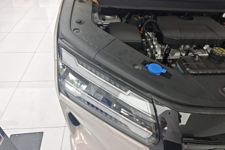 Used Wuling Starlight 730 2025 Model Plug-in Hybrid 125km Luxury Edition Engine Bay Right