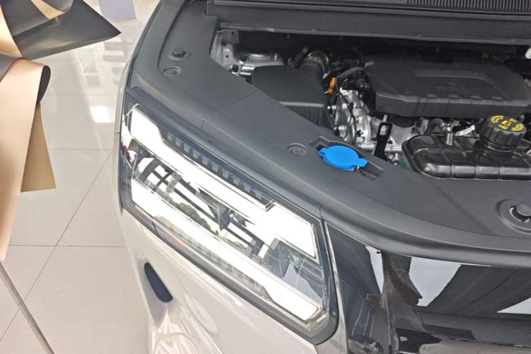Used Wuling Starlight 730 2025 Model Plug-in Hybrid 125km Luxury Edition Engine Bay Right