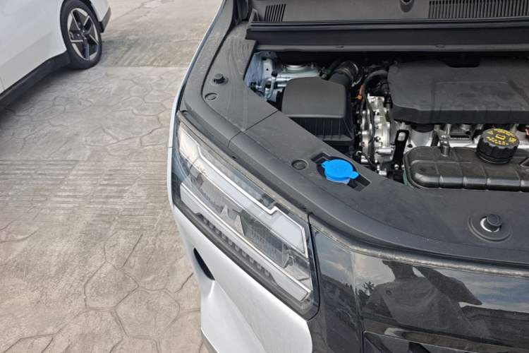 Used Wuling Starlight 730 2025 Model Plug-in Hybrid 125km Luxury Edition Engine Bay Right