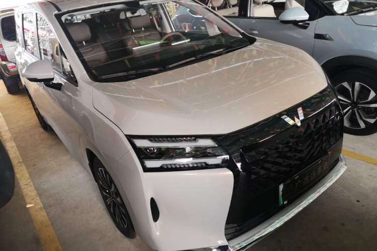 Used Wuling Starlight 730 2025 Model Plug-in Hybrid 125km Luxury Edition Exterior 1