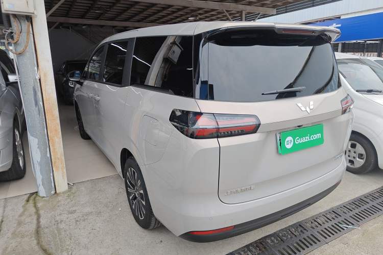 Used Wuling Starlight 730 2025 Model Plug-in Hybrid 125km Luxury Edition Exterior 2