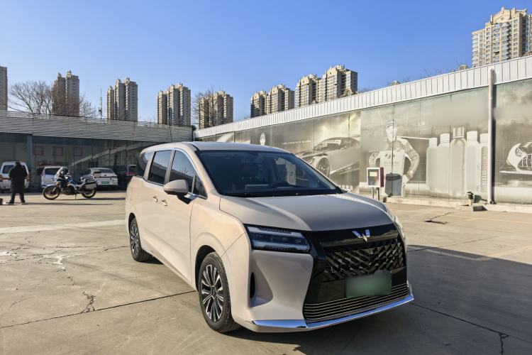 Used Wuling Starlight 730 2025 Model Plug-in Hybrid 125km Luxury Edition Exterior 2
