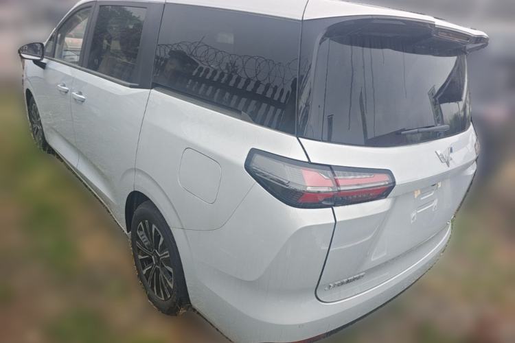 Used Wuling Starlight 730 2025 Model Plug-in Hybrid 125km Luxury Edition Exterior 2