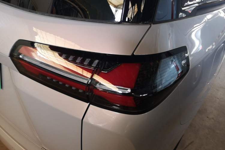 Used Wuling Starlight 730 2025 Model Plug-in Hybrid 125km Luxury Edition Exterior 3