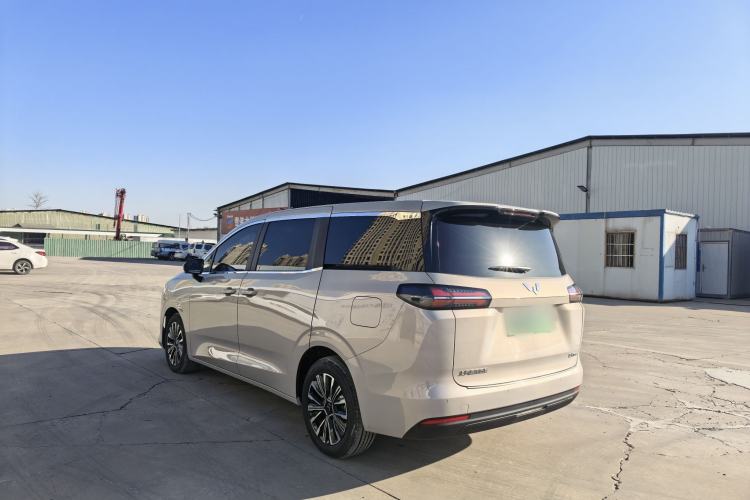 Used Wuling Starlight 730 2025 Model Plug-in Hybrid 125km Luxury Edition Exterior 4