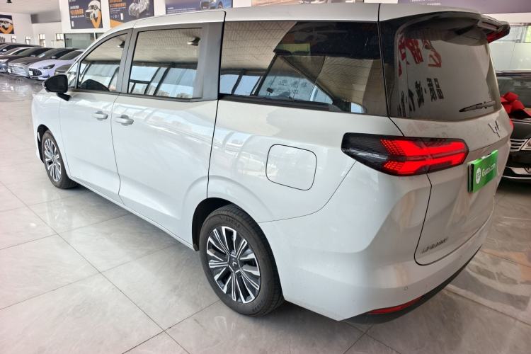 Used Wuling Starlight 730 2025 Model Plug-in Hybrid 125km Luxury Edition Exterior 4
