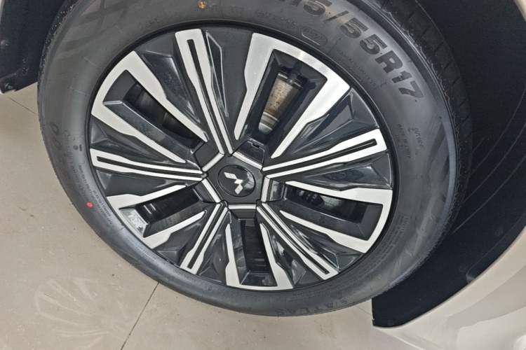 Used Wuling Starlight 730 2025 Model Plug-in Hybrid 125km Luxury Edition Exterior 4