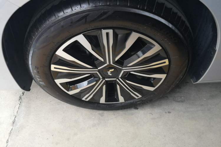 Used Wuling Starlight 730 2025 Model Plug-in Hybrid 125km Luxury Edition Exterior 4