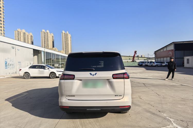 Used Wuling Starlight 730 2025 Model Plug-in Hybrid 125km Luxury Edition Exterior 5