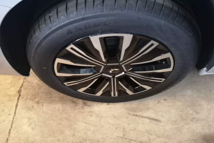 Used Wuling Starlight 730 2025 Model Plug-in Hybrid 125km Luxury Edition Exterior 5
