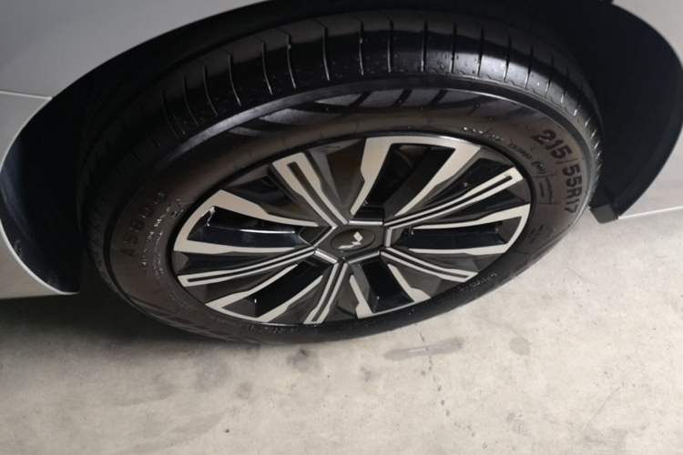 Used Wuling Starlight 730 2025 Model Plug-in Hybrid 125km Luxury Edition Exterior 5