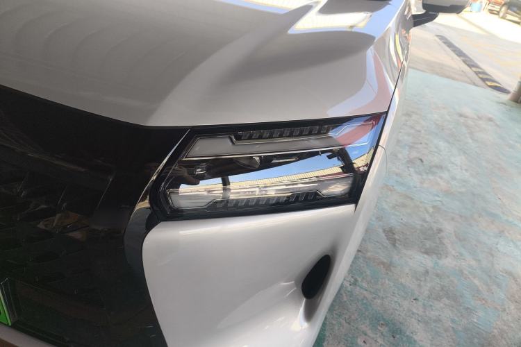 Used Wuling Starlight 730 2025 Model Plug-in Hybrid 125km Luxury Edition Exterior 8
