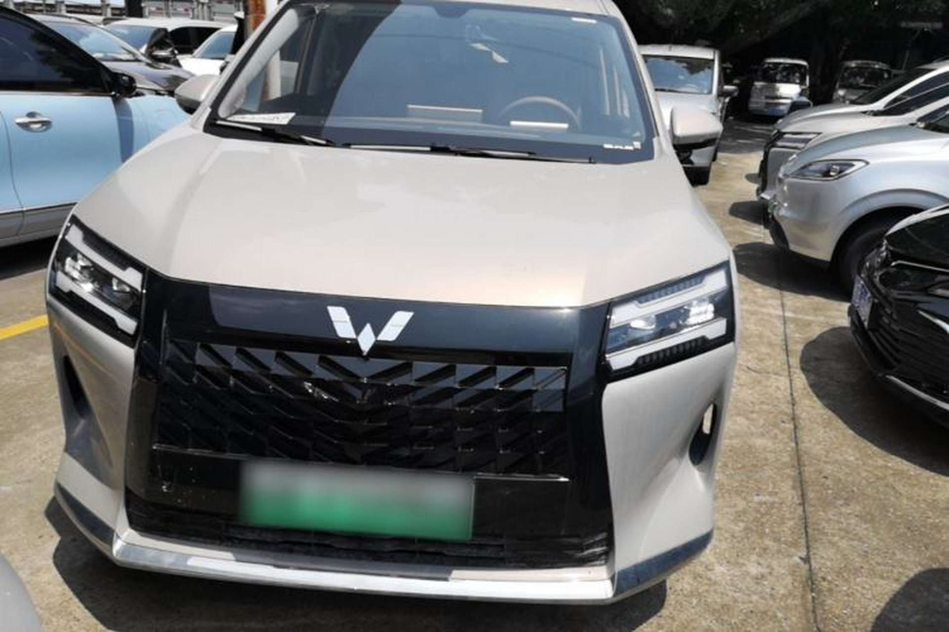 Used Wuling Starlight 730 2025 Model Plug-in Hybrid 125km Luxury Edition Front