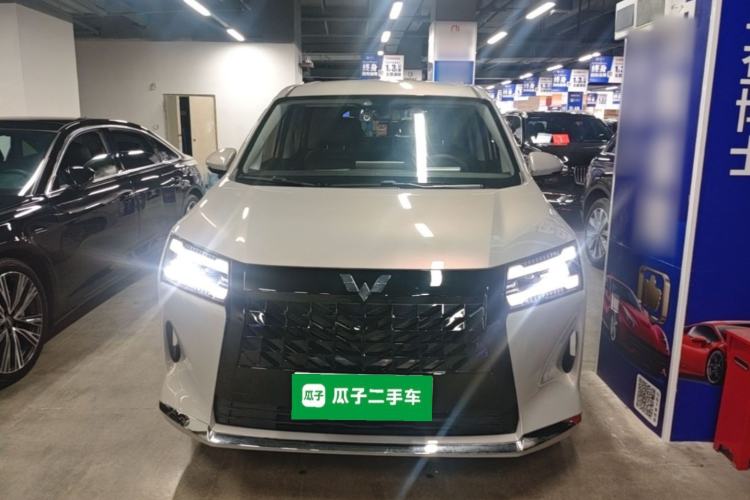 Used Wuling Starlight 730 2025 Model Plug-in Hybrid 125km Luxury Edition Front