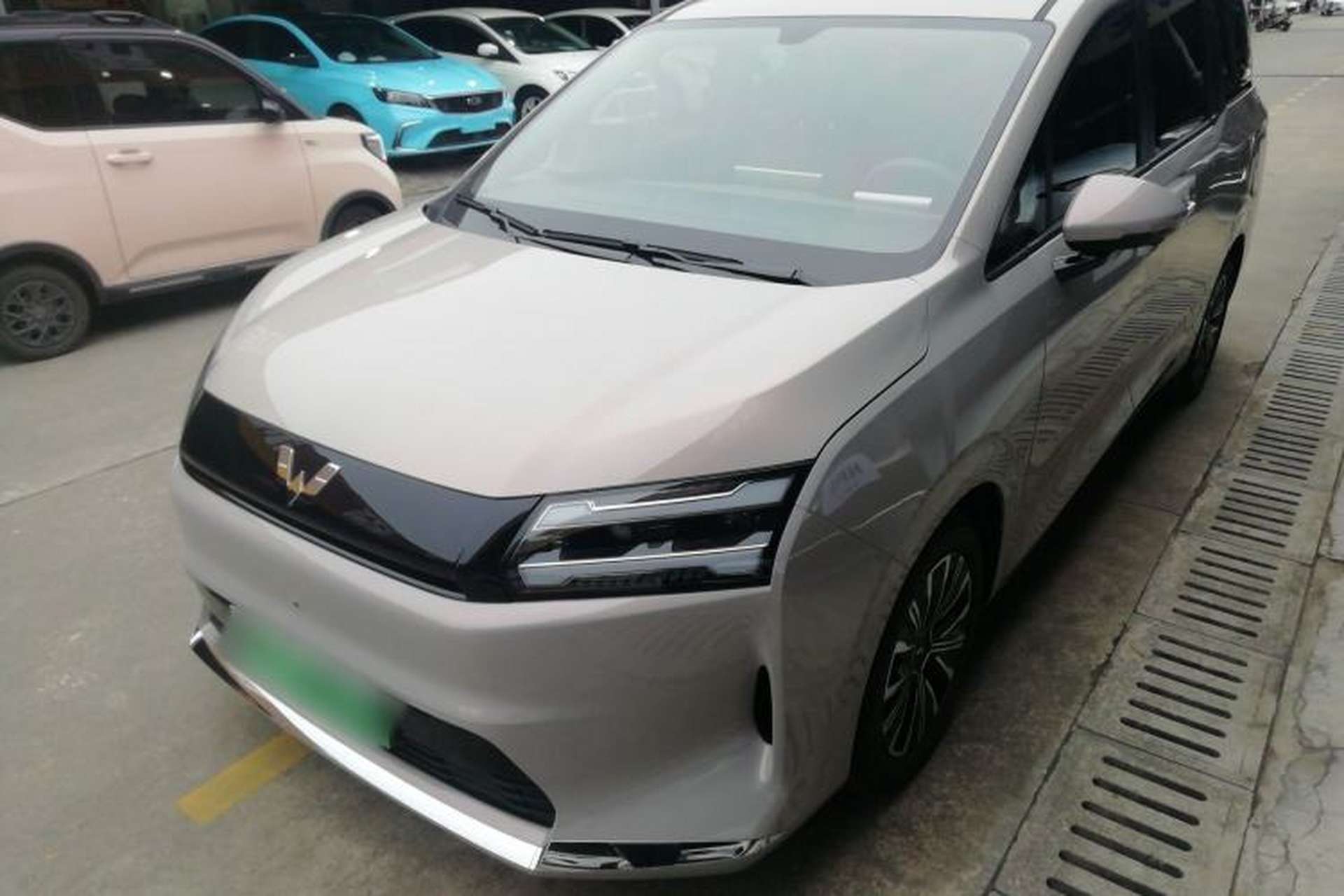 Used Wuling Starlight 730 2025 Model Pure Electric 500km Luxury Edition Front Left 45 Deg