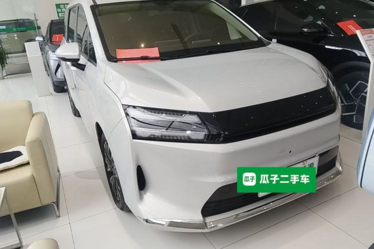 Used Wuling Starlight 730 2025 Model Pure Electric 500km Luxury Edition Front
