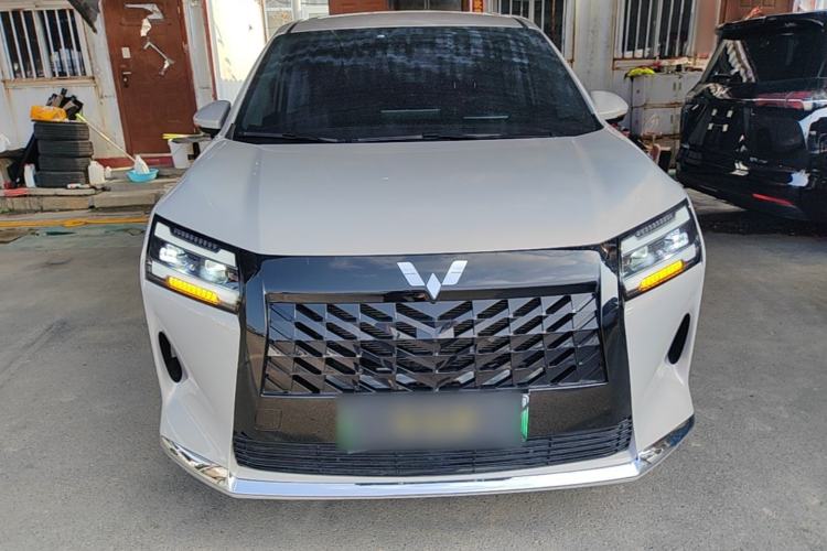 Used Wuling Starlight 730 2025 Model Plug-in Hybrid 125km Luxury Edition Front