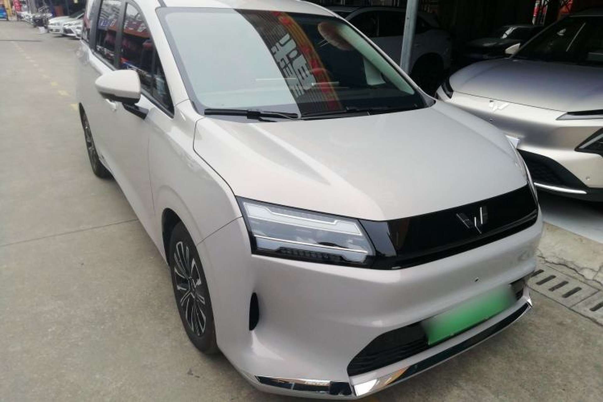 Used Wuling Starlight 730 2025 Model Pure Electric 500km Luxury Edition Front Right 45 Deg