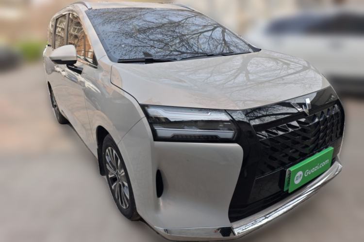 Used Wuling Starlight 730 2025 Model Plug-in Hybrid 125km Luxury Edition Front Right 45 Deg