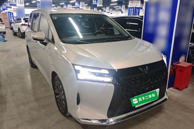Used Wuling Starlight 730 2025 Model Plug-in Hybrid 125km Luxury Edition Front Right 45 Deg