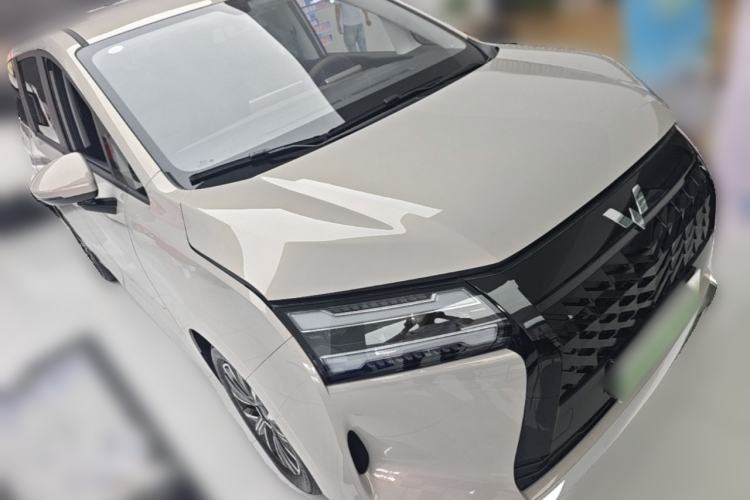Used Wuling Starlight 730 2025 Model Plug-in Hybrid 125km Luxury Edition Front Right 45 Deg