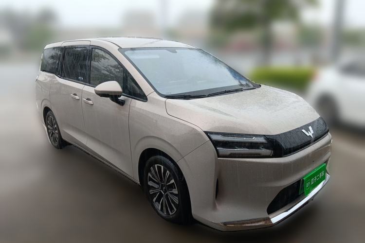 Used Wuling Starlight 730 2025 Model Pure Electric 500km Luxury Edition Front Right 45 Deg