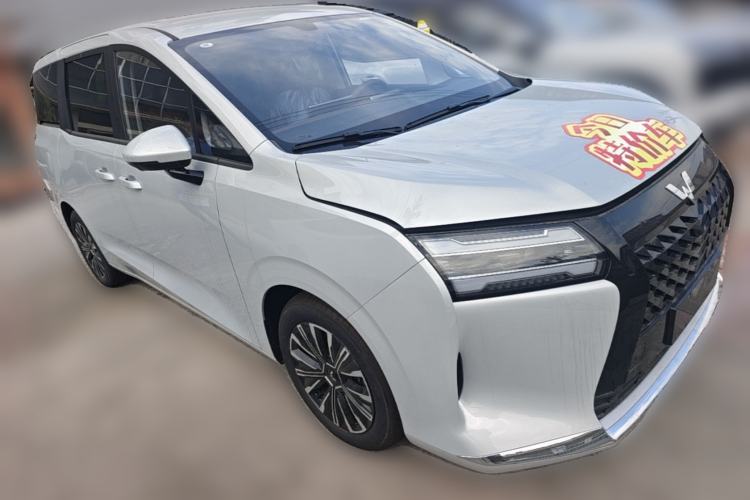 Used Wuling Starlight 730 2025 Model Plug-in Hybrid 125km Luxury Edition Front Right 45 Deg
