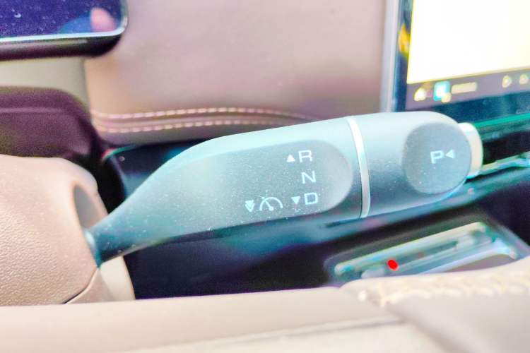Used Wuling Starlight 730 2025 Model Plug-in Hybrid 125km Luxury Edition Gear Lever