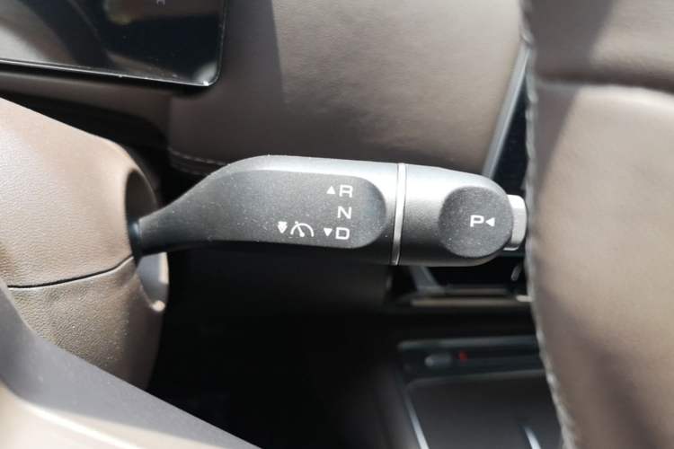 Used Wuling Starlight 730 2025 Model Plug-in Hybrid 125km Luxury Edition Gear Lever