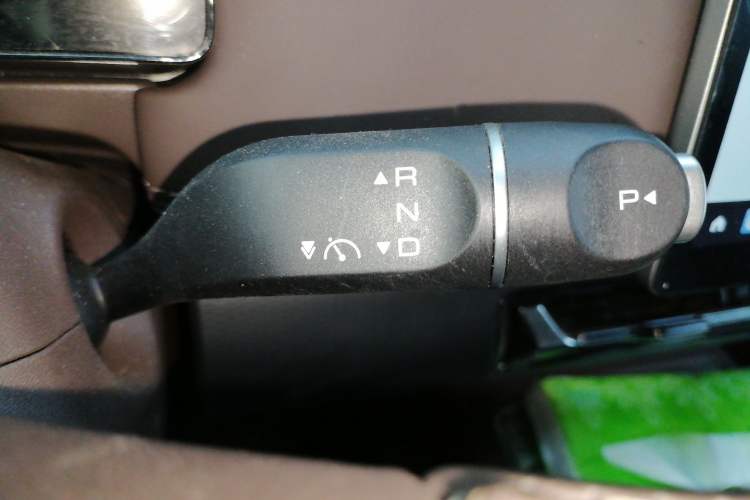 Used Wuling Starlight 730 2025 Model Plug-in Hybrid 125km Luxury Edition Gear Lever