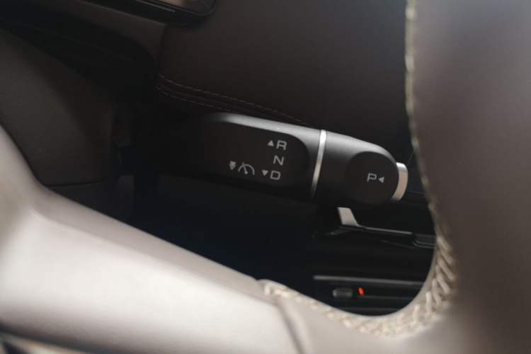 Used Wuling Starlight 730 2025 Model Plug-in Hybrid 125km Luxury Edition Gear Lever