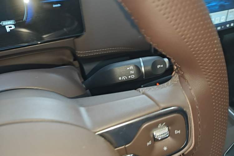 Used Wuling Starlight 730 2025 Model Pure Electric 500km Luxury Edition Gear Lever