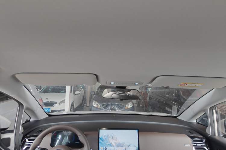 Used Wuling Starlight 730 2025 Model Plug-in Hybrid 125km Luxury Edition Headliner