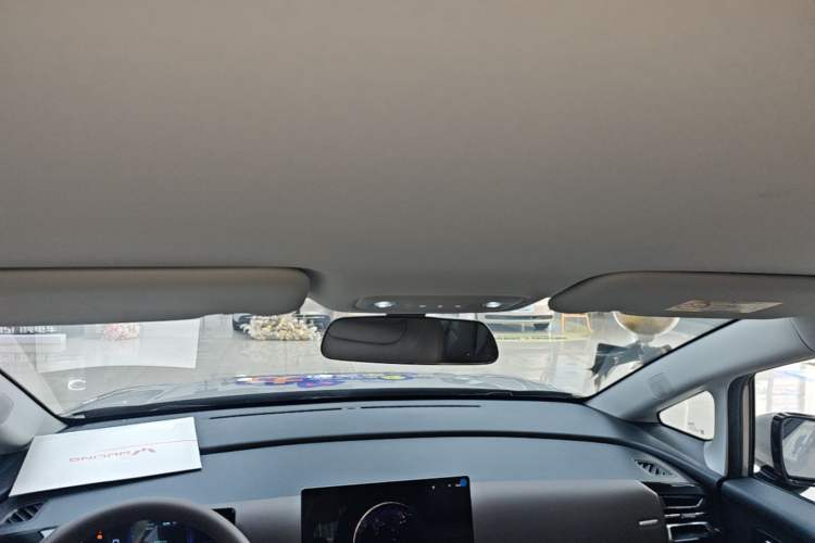 Used Wuling Starlight 730 2025 Model Plug-in Hybrid 125km Luxury Edition Headliner