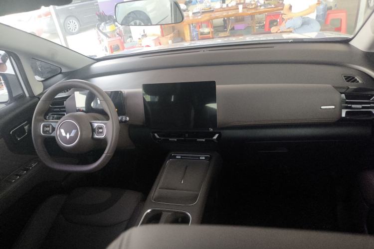 Used Wuling Starlight 730 2025 Model Plug-in Hybrid 125km Luxury Edition Interior 1
