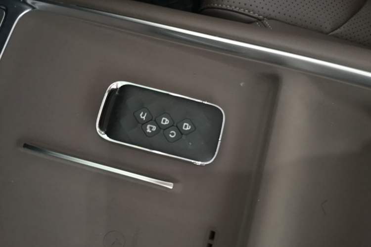 Used Wuling Starlight 730 2025 Model Plug-in Hybrid 125km Luxury Edition Interior 1