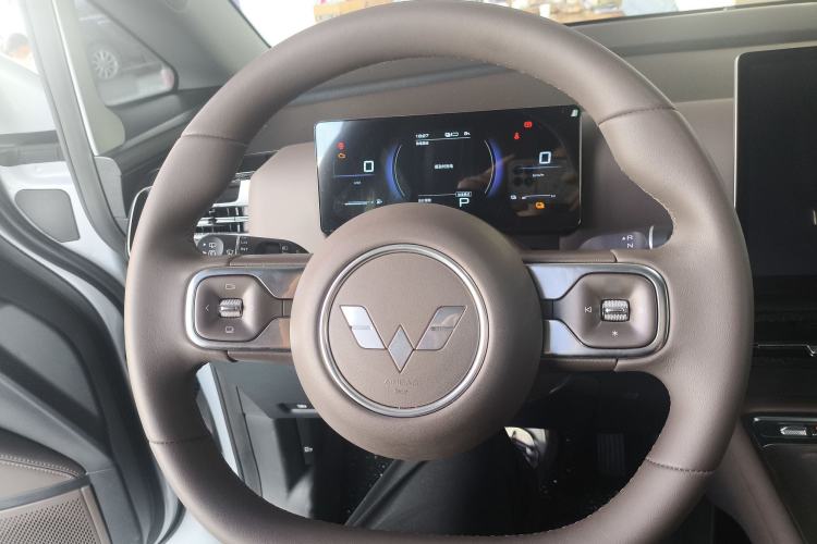 Used Wuling Starlight 730 2025 Model Plug-in Hybrid 125km Luxury Edition Interior 2