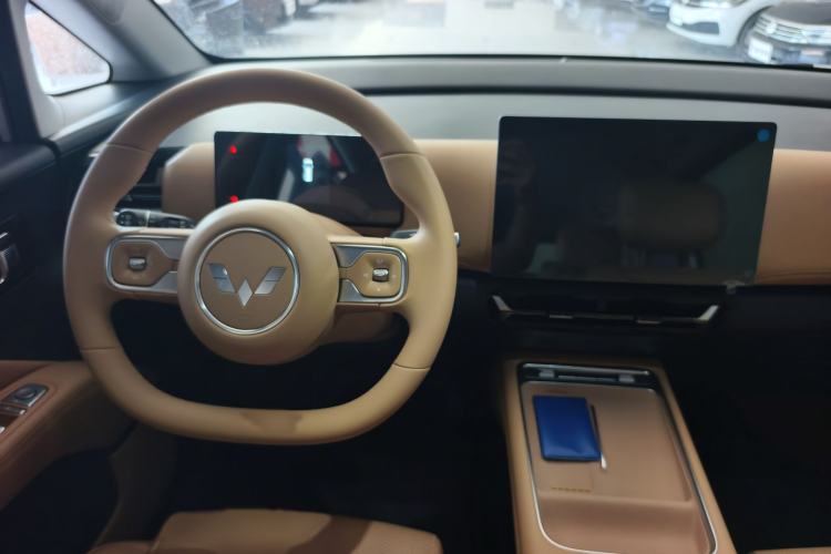 Used Wuling Starlight 730 2025 Model Plug-in Hybrid 125km Luxury Edition Interior 2