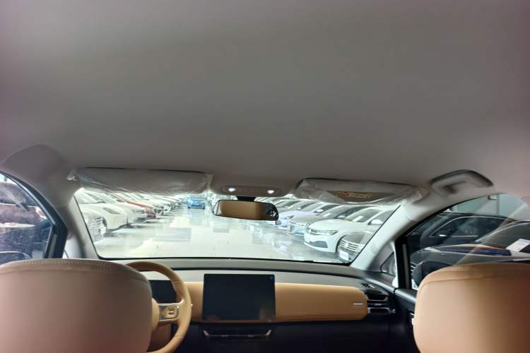 Used Wuling Starlight 730 2025 Model Plug-in Hybrid 125km Luxury Edition Interior 6