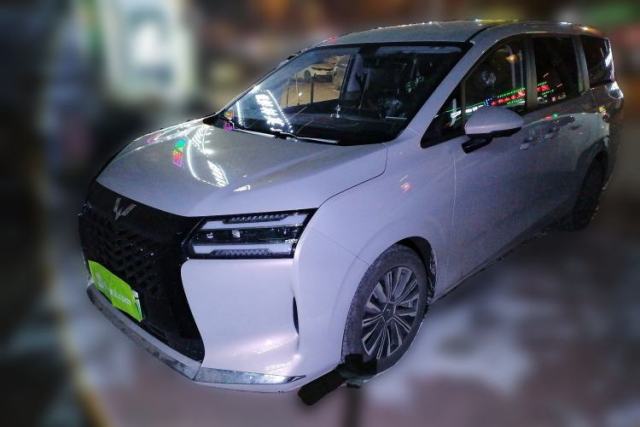 Used Wuling Starlight 730 2025 Model Plug-in Hybrid 125km Luxury Edition