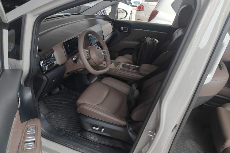Used Wuling Starlight 730 2025 Model Plug-in Hybrid 125km Luxury Edition Left Front Seat