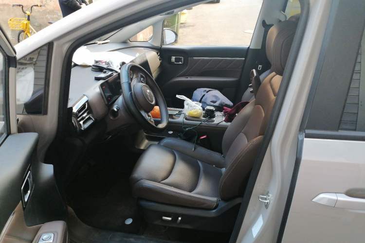 Used Wuling Starlight 730 2025 Model Pure Electric 500km Luxury Edition Left Front Seat