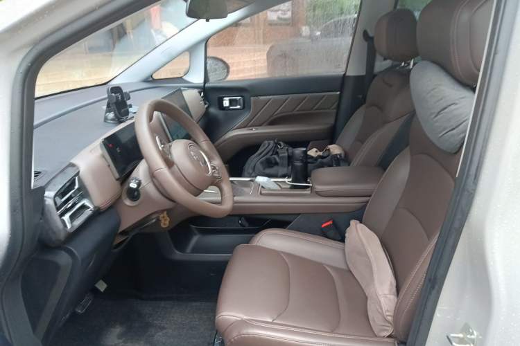 Used Wuling Starlight 730 2025 Model Pure Electric 500km Luxury Edition Left Front Seat