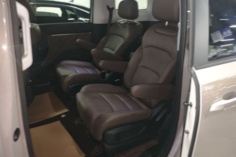 Used Wuling Starlight 730 2025 Model Plug-in Hybrid 125km Luxury Edition Left Rear Seat
