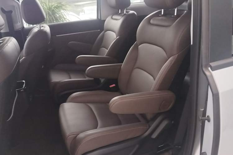 Used Wuling Starlight 730 2025 Model Pure Electric 500km Luxury Edition Left Rear Seat