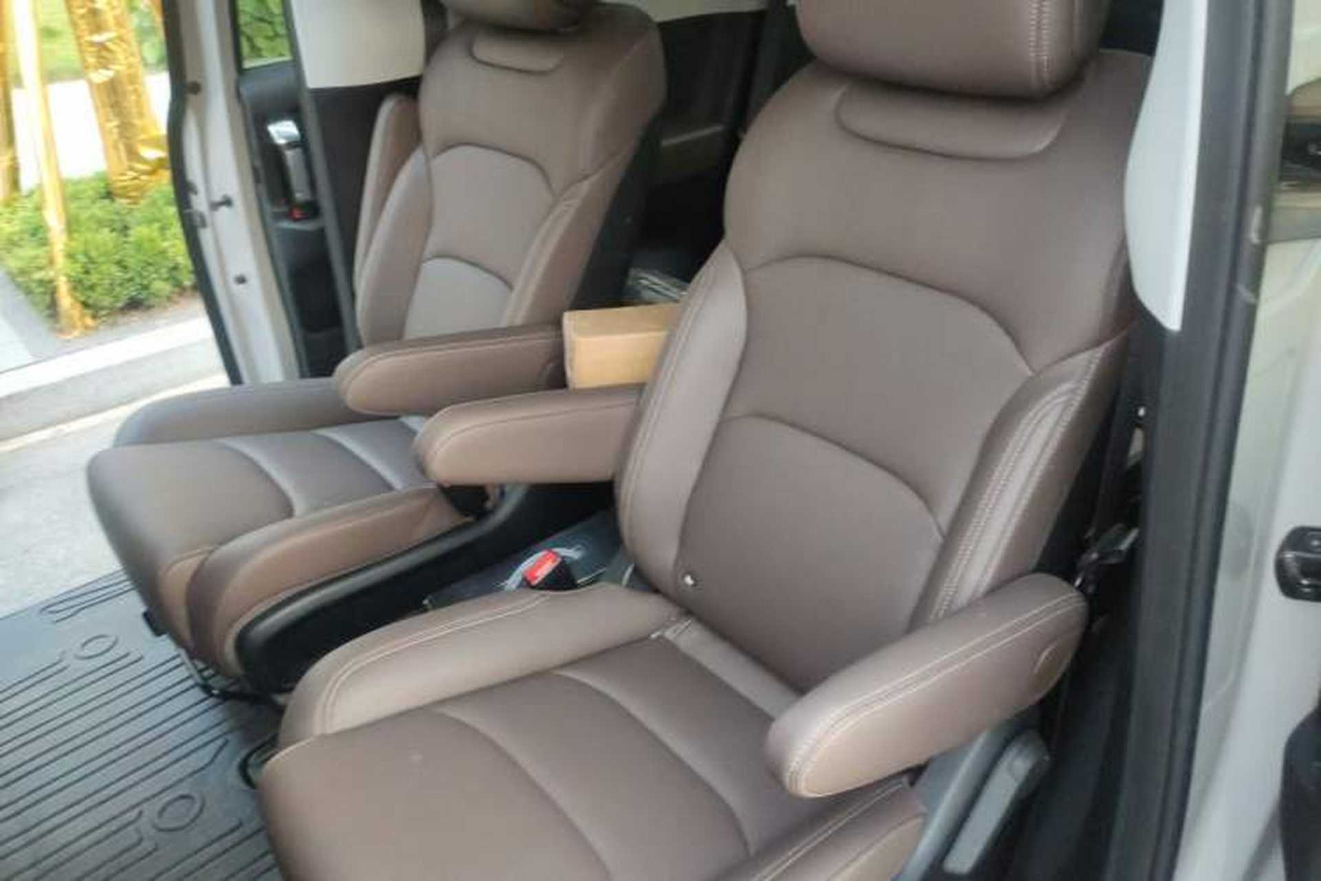 Used Wuling Starlight 730 2025 Model Plug-in Hybrid 125km Luxury Edition Left Rear Seat