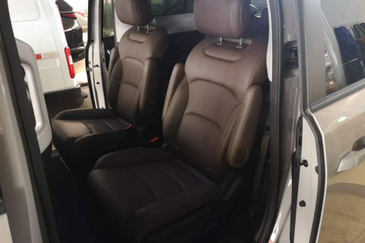 Used Wuling Starlight 730 2025 Model Plug-in Hybrid 125km Luxury Edition Left Rear Seat