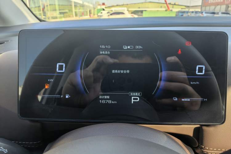 Used Wuling Starlight 730 2025 Model Plug-in Hybrid 125km Luxury Edition Odometer Close Up