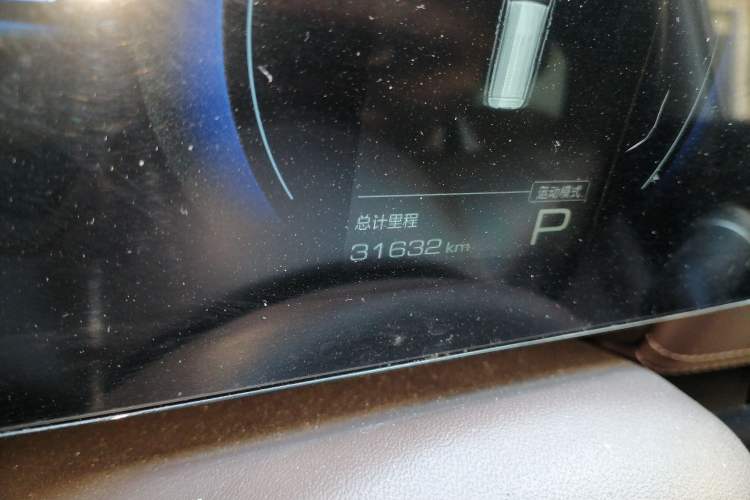 Used Wuling Starlight 730 2025 Model Pure Electric 500km Luxury Edition Odometer Close Up