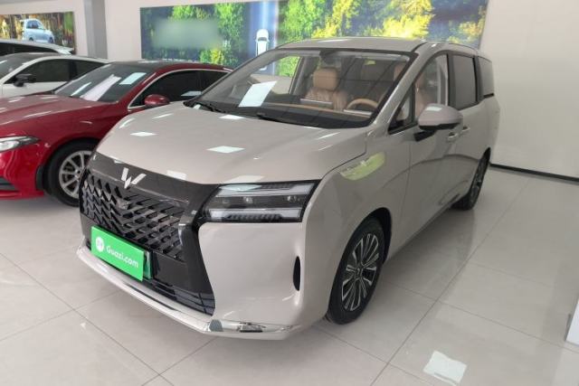 Used Wuling Starlight 730 2025 Model Plug-in Hybrid 125km Luxury Edition